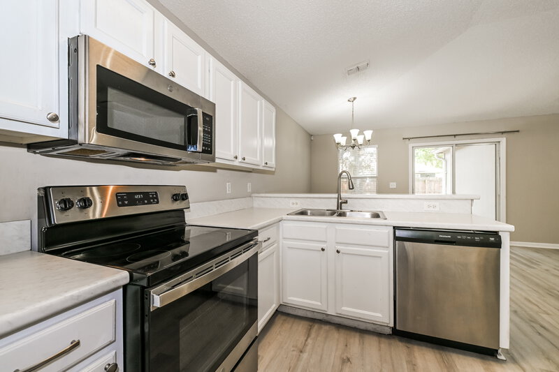 1,715/Mo, 711 Calico Jack Way Green Cove Springs, FL 32043 Kitchen View