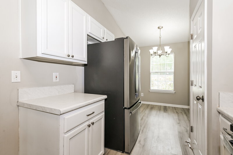 1,715/Mo, 711 Calico Jack Way Green Cove Springs, FL 32043 Kitchen View 2