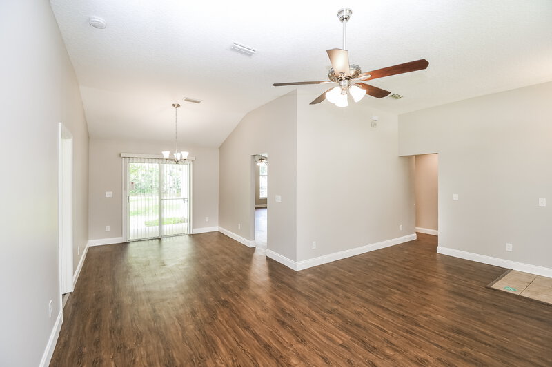 1,940/Mo, 9228 Whisper Glen Dr Jacksonville, FL 32222 Living Room View 2