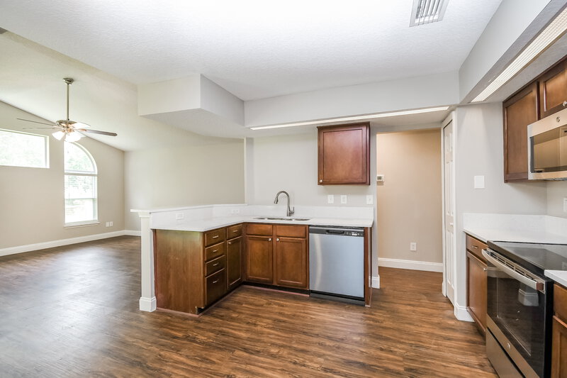 1,940/Mo, 9228 Whisper Glen Dr Jacksonville, FL 32222 Kitchen View 2