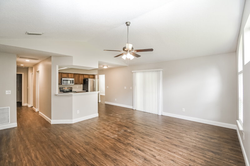 1,940/Mo, 9228 Whisper Glen Dr Jacksonville, FL 32222 Family Room View