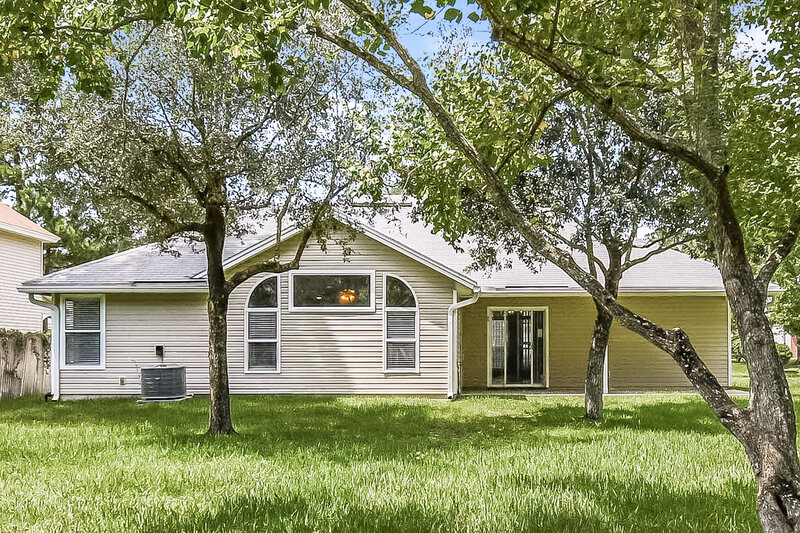 1,940/Mo, 9228 Whisper Glen Dr Jacksonville, FL 32222 Rear View