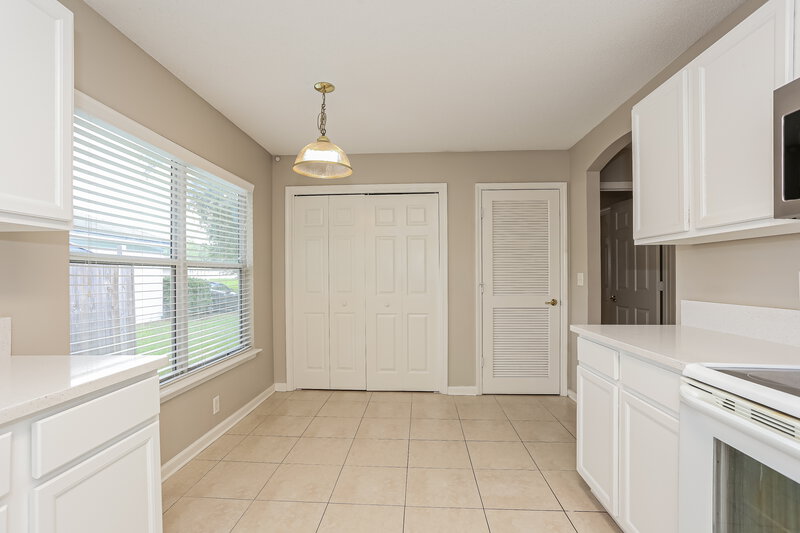 1,855/Mo, 10946 Lauren Oak Ln S Jacksonville, FL 32221 Breakfast Nook View