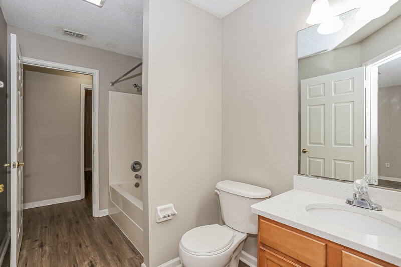 1,855/Mo, 10946 Lauren Oak Ln S Jacksonville, FL 32221 Bathroom View