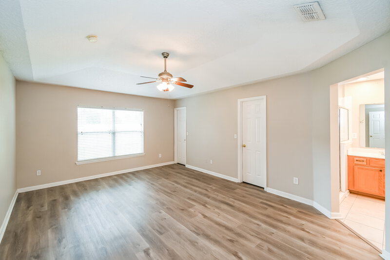 1,975/Mo, 9135 Prosperity Lake Dr Jacksonville, FL 32244 Main Bedroom View