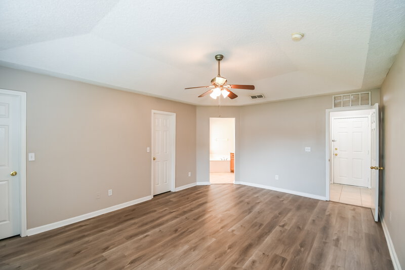 1,975/Mo, 9135 Prosperity Lake Dr Jacksonville, FL 32244 Main Bedroom View 2