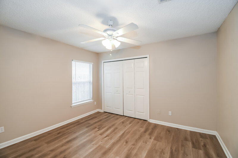 1,975/Mo, 9135 Prosperity Lake Dr Jacksonville, FL 32244 Bedroom View