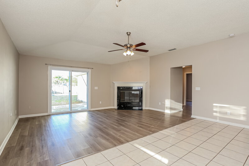2,240/Mo, 12825 Jordan Blair Ct Jacksonville, FL 32225 Living Room View