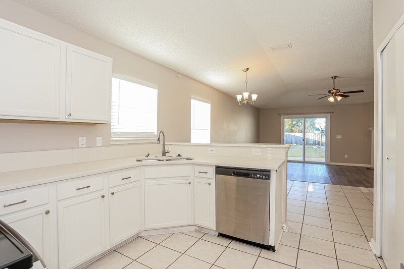 2,240/Mo, 12825 Jordan Blair Ct Jacksonville, FL 32225 Kitchen View