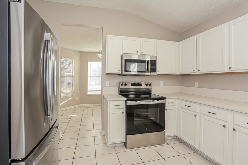 2,240/Mo, 12825 Jordan Blair Ct Jacksonville, FL 32225 Kitchen View 2