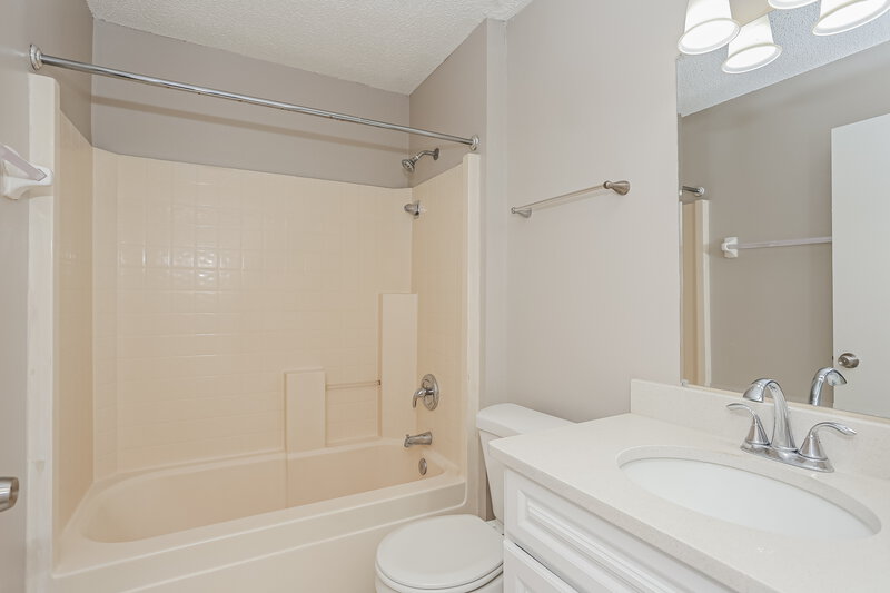 2,240/Mo, 12825 Jordan Blair Ct Jacksonville, FL 32225 Bathroom View