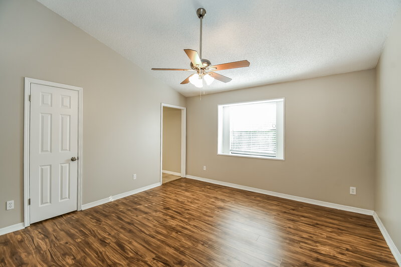 1,710/Mo, 7631 Collins Ridge Blvd Jacksonville, FL 32244 Main Bedroom View