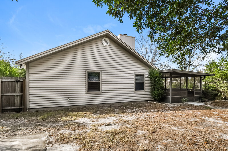 1,710/Mo, 7631 Collins Ridge Blvd Jacksonville, FL 32244 Rear View