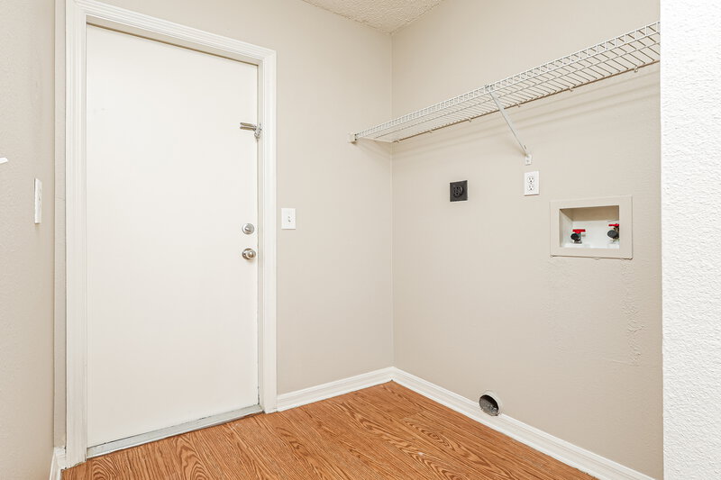 1,765/Mo, 1615 Dartmouth Dr Middleburg, FL 32068 Laundry Room View