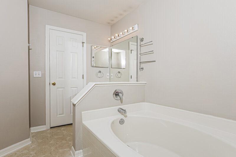 1,765/Mo, 1615 Dartmouth Dr Middleburg, FL 32068 Main Bathroom View