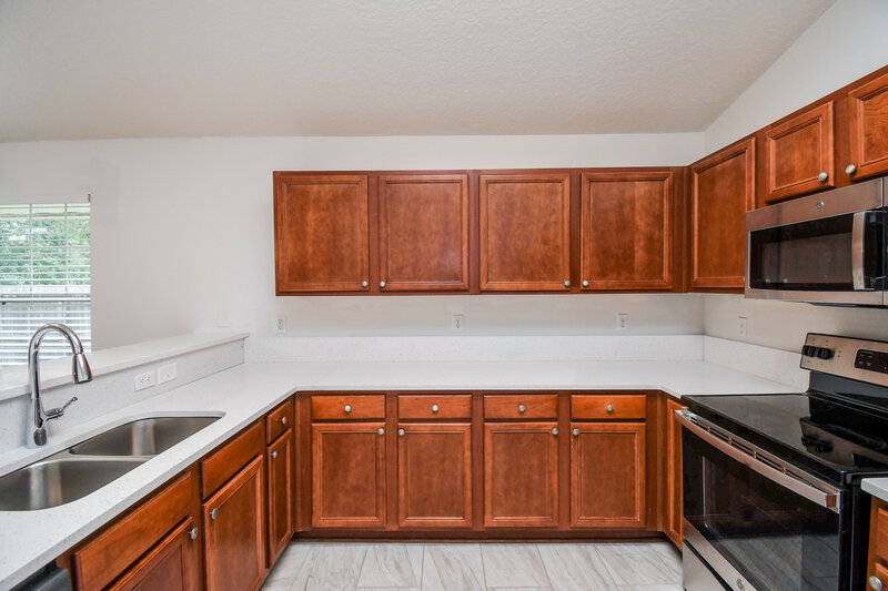1,900/Mo, 2479 Spring Pond Ln Jacksonville, FL 32221 Kitchen View 2
