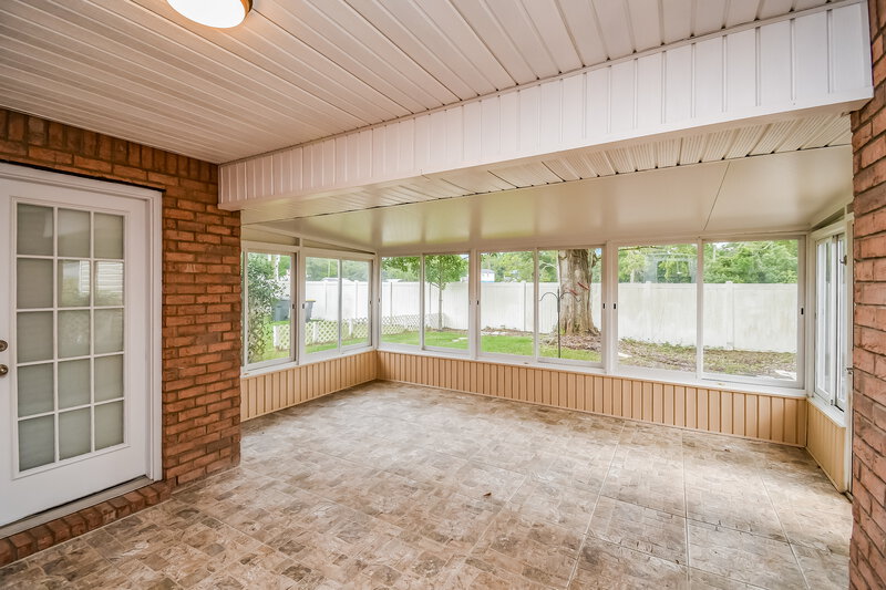 1,900/Mo, 2479 Spring Pond Ln Jacksonville, FL 32221 Sun Room View