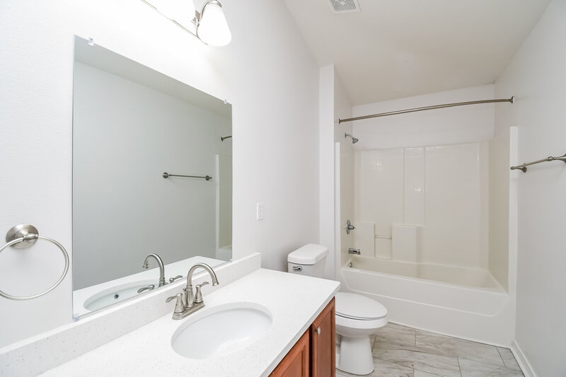 1,900/Mo, 2479 Spring Pond Ln Jacksonville, FL 32221 Bathroom View