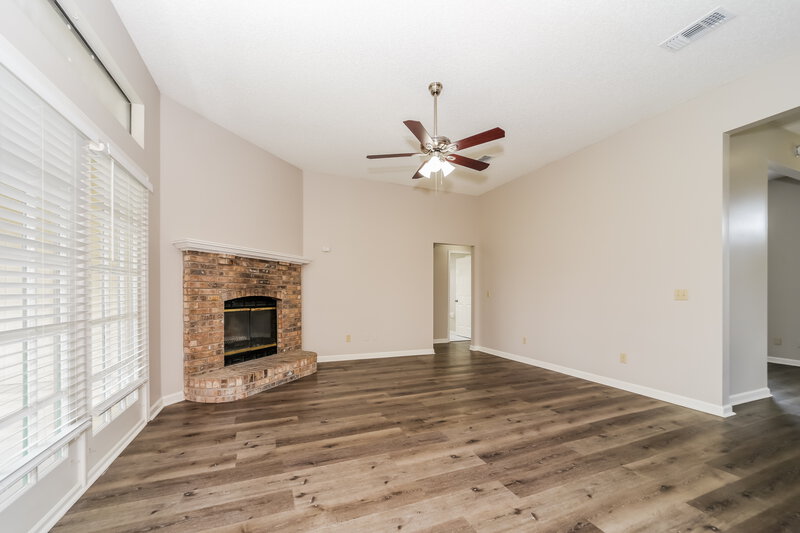 2,900/Mo, 2485 Larchwood St Orange Park, FL 32065 Living Room View 2