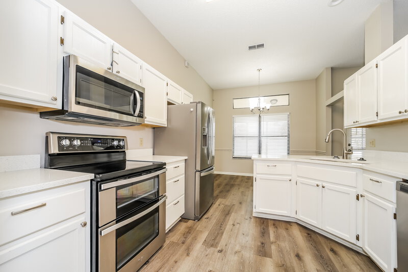 2,900/Mo, 2485 Larchwood St Orange Park, FL 32065 Kitchen View