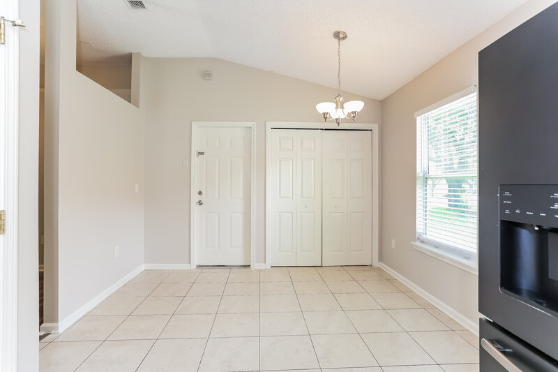 1,800/Mo, 8071 Timber Point Dr Jacksonville, FL 32244 Breakfast Nook View