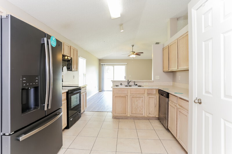 1,800/Mo, 8071 Timber Point Dr Jacksonville, FL 32244 Kitchen View