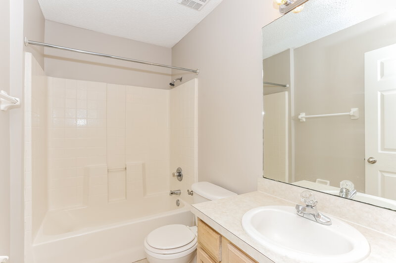 1,800/Mo, 8071 Timber Point Dr Jacksonville, FL 32244 Bathroom View