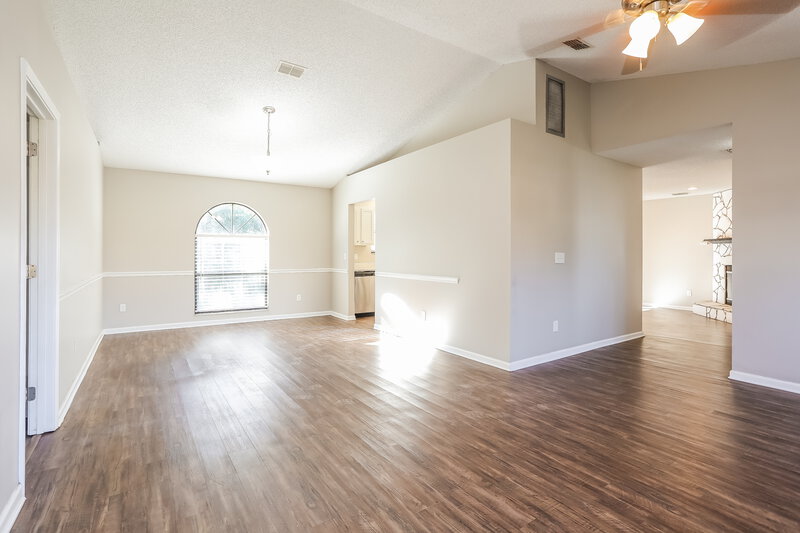 1,850/Mo, 1464 Rose Hill Dr W Jacksonville, FL 32221 Living Room View 2