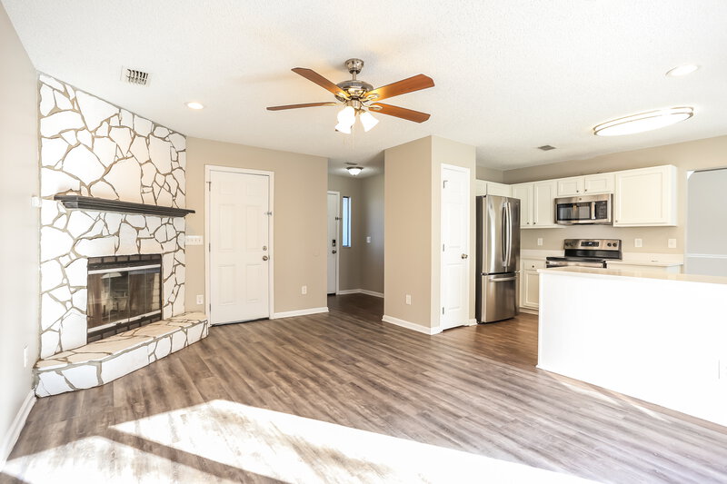 1,850/Mo, 1464 Rose Hill Dr W Jacksonville, FL 32221 Family Room View