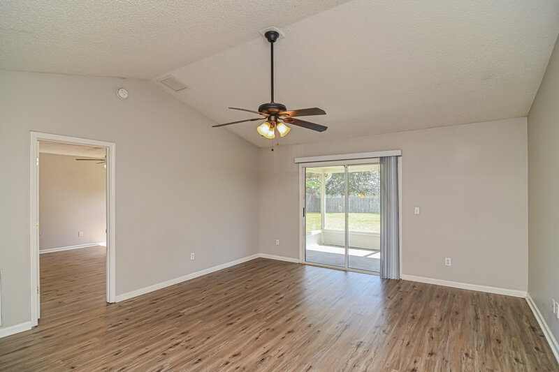 2,130/Mo, 3518 Brangus Ct Jacksonville, FL 32226 Family Room View 2
