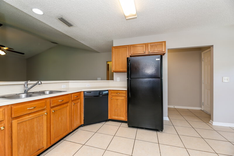 1,945/Mo, 3518 Brangus Ct Jacksonville, FL 32226 Kitchen View 2