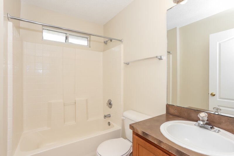 2,495/Mo, 10367 Shelby Creek Rd S Jacksonville, FL 32221 Bathroom View