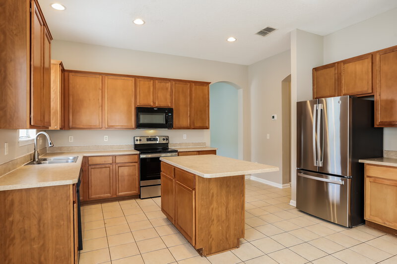 2,025/Mo, 3917 Leatherwood Dr Orange Park, FL 32065 Kitchen View 2