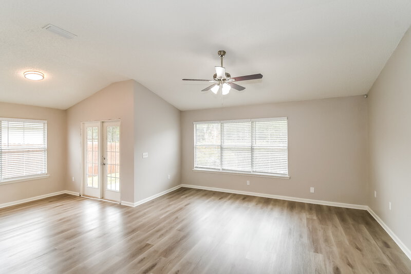 1,885/Mo, 1602 Elsa Dr Jacksonville, FL 32218 Living Room View