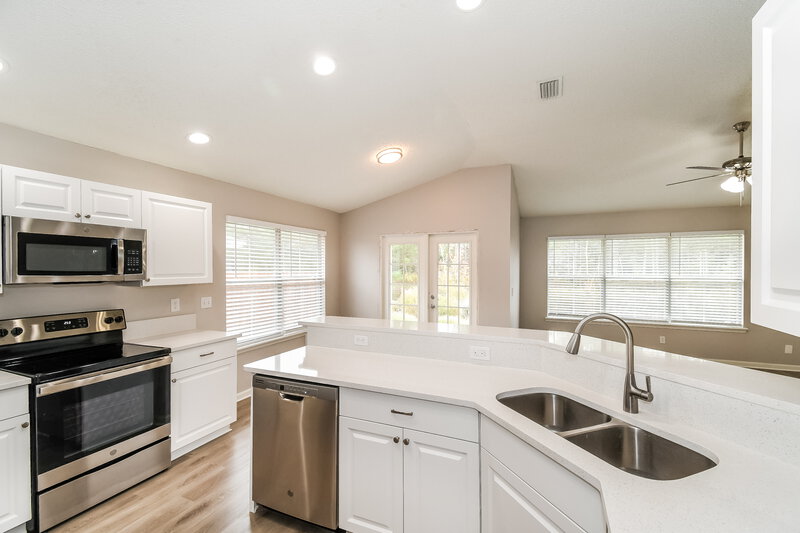 1,885/Mo, 1602 Elsa Dr Jacksonville, FL 32218 Kitchen View