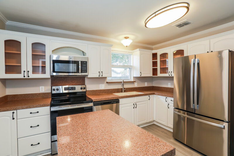 1,785/Mo, 1755 Farm Way Middleburg, FL 32068 Kitchen View