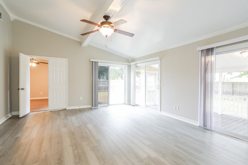 1,785/Mo, 1755 Farm Way Middleburg, FL 32068 Family Room View 2