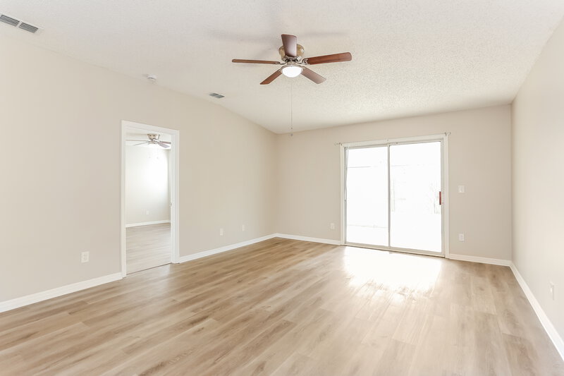 2,030/Mo, 3416 International Village Dr W Jacksonville, FL 32277 Living Room View 2