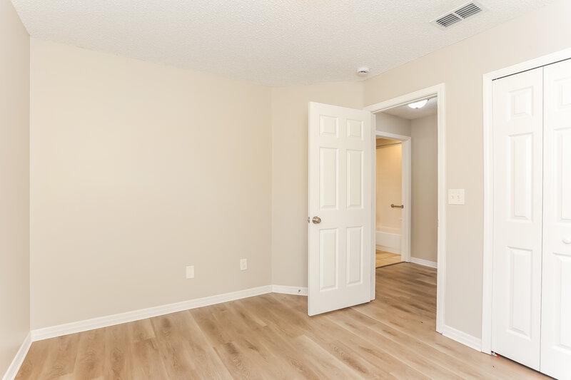 2,030/Mo, 3416 International Village Dr W Jacksonville, FL 32277 Bedroom View
