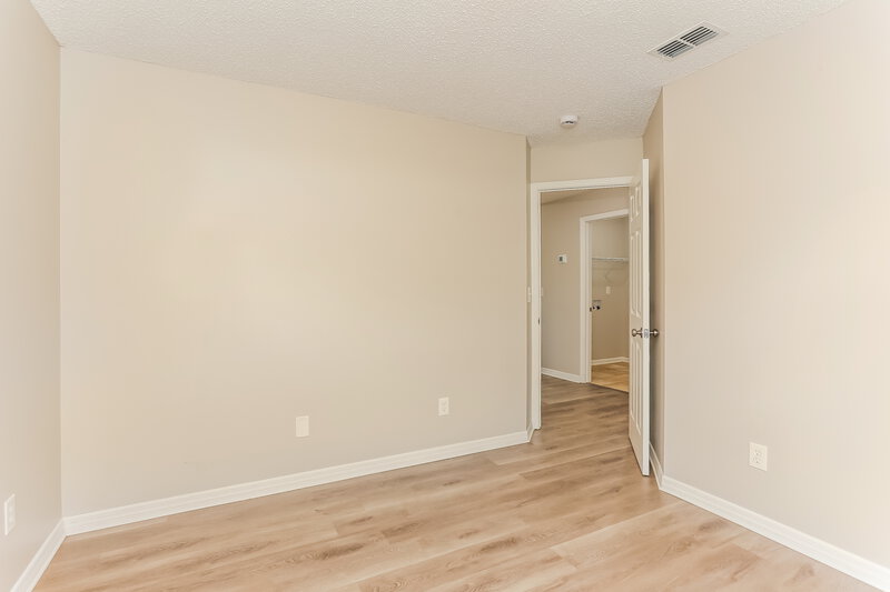 2,030/Mo, 3416 International Village Dr W Jacksonville, FL 32277 Bedroom View 2