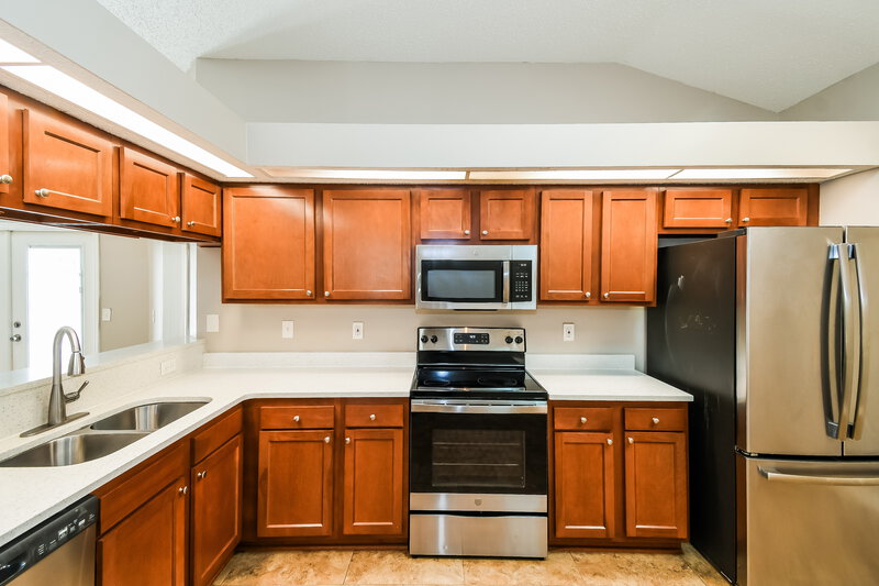 1,920/Mo, 1141 Brookwood Bluff Rd E Jacksonville, FL 32225 Kitchen View 2