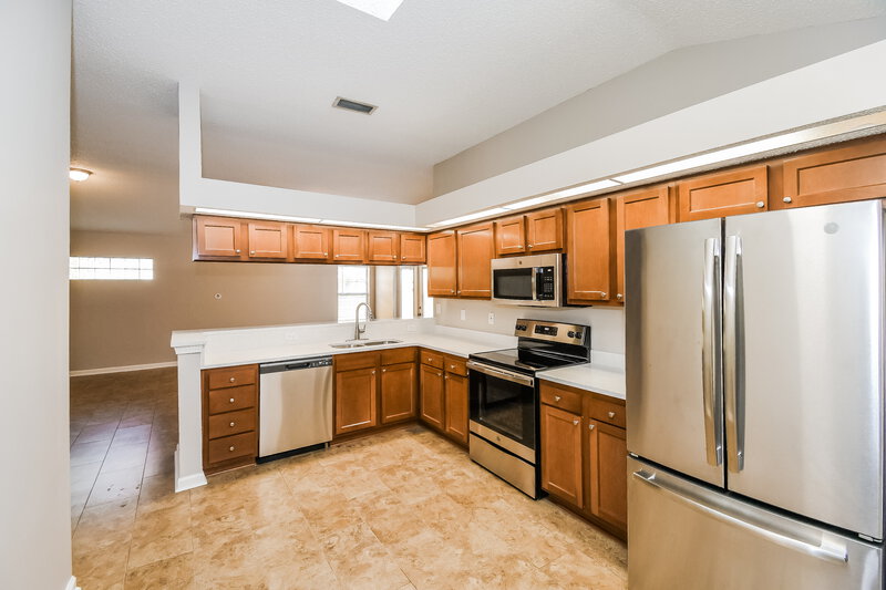 2,780/Mo, 1141 Brookwood Bluff Rd E Jacksonville, FL 32225 Kitchen View 2