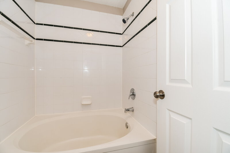2,780/Mo, 1141 Brookwood Bluff Rd E Jacksonville, FL 32225 Main Bathroom View 2