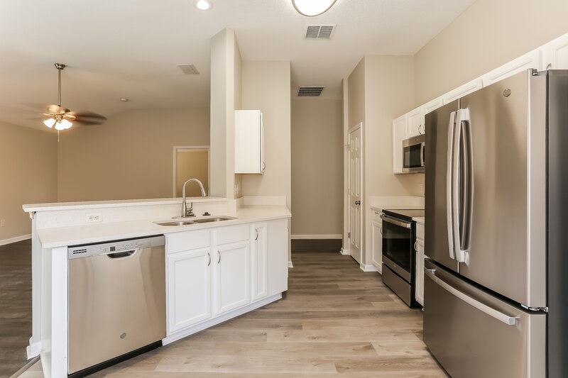 2,580/Mo, 8349 Swanton Ln Jacksonville, FL 32244 Kitchen View