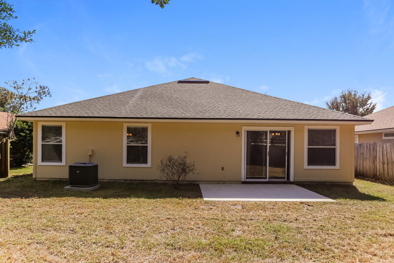 2,580/Mo, 8349 Swanton Ln Jacksonville, FL 32244 Rear View