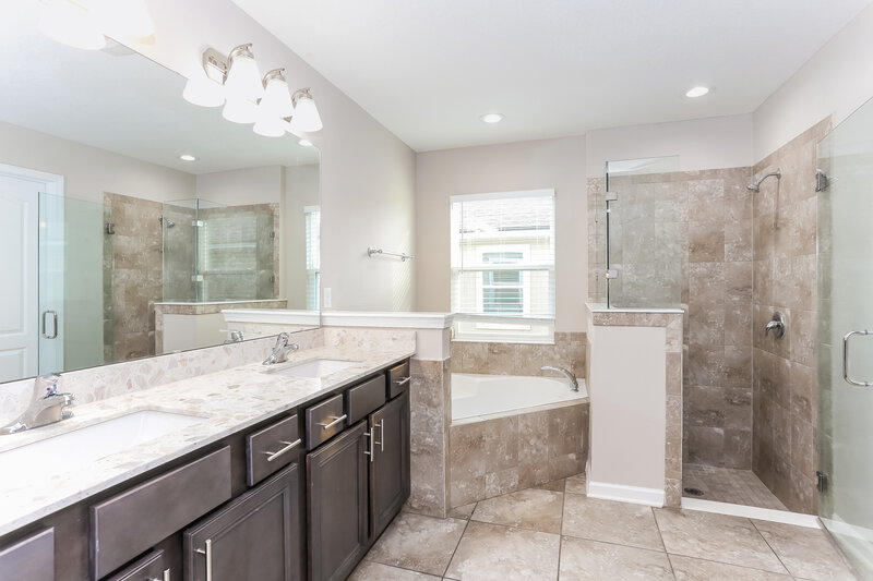 2,970/Mo, 15772 Pinyon Ln Jacksonville, FL 32218 Main Bathroom View