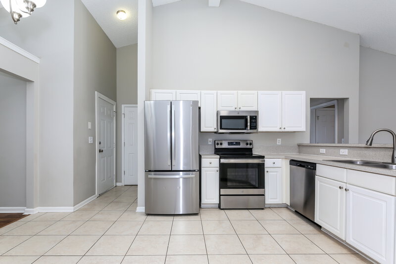 2,300/Mo, 2479 Coachman Lakes Dr Jacksonville, FL 32246 Kitchen View 2