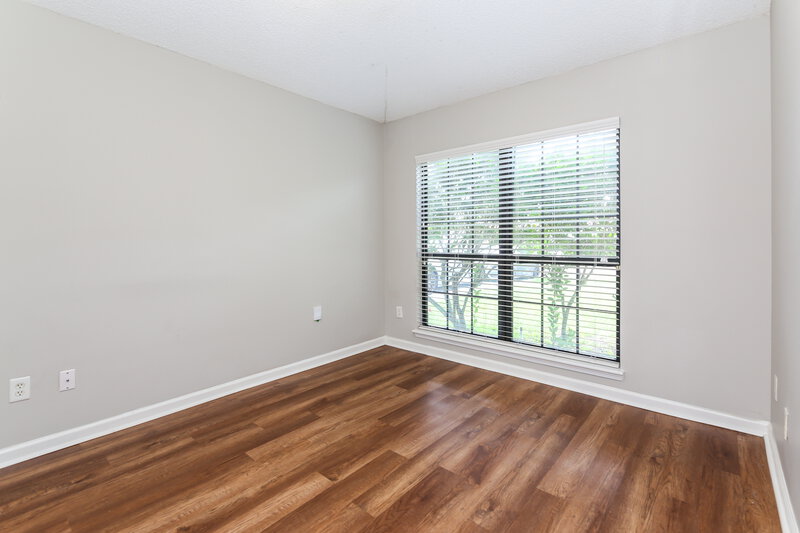 2,300/Mo, 2479 Coachman Lakes Dr Jacksonville, FL 32246 Office View