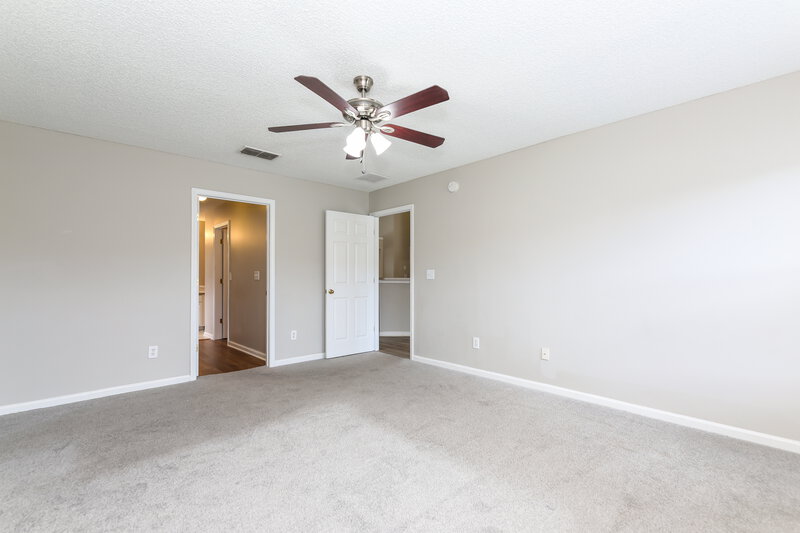 2,300/Mo, 2479 Coachman Lakes Dr Jacksonville, FL 32246 Main Bedroom View 2