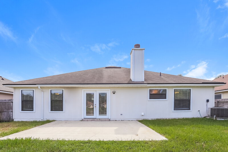 2,280/Mo, 2479 Coachman Lakes Dr Jacksonville, FL 32246 Rear View